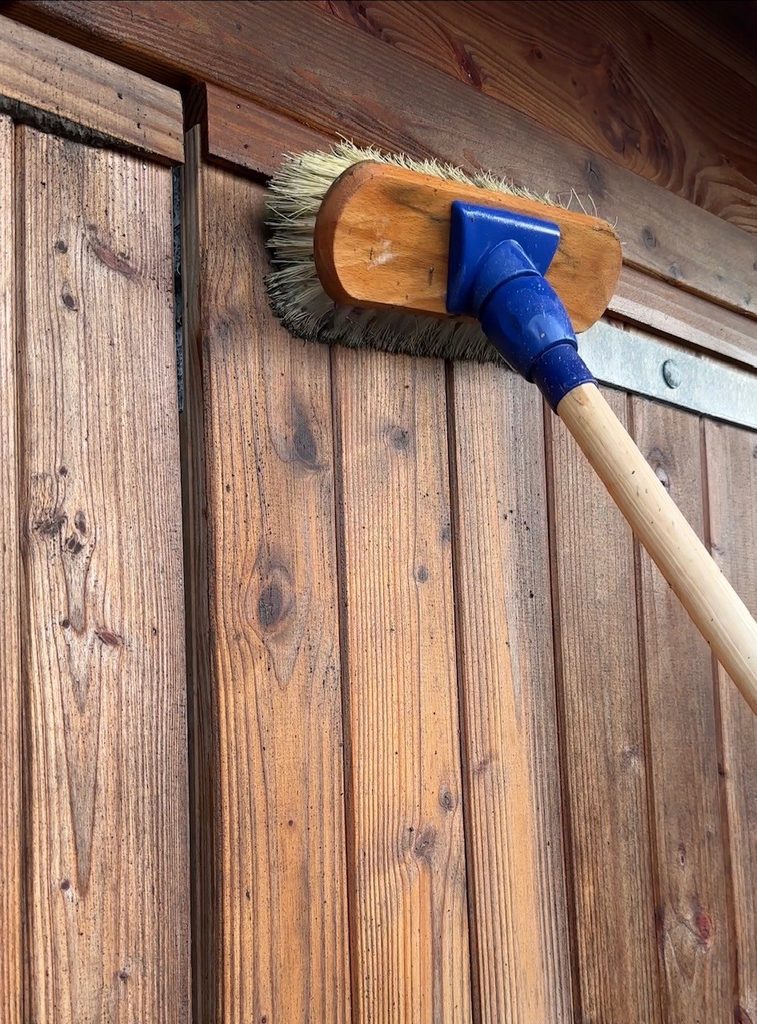 Hout reinigen voor beitsen